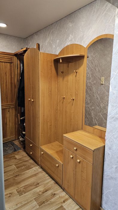 Продам прихожку срочно