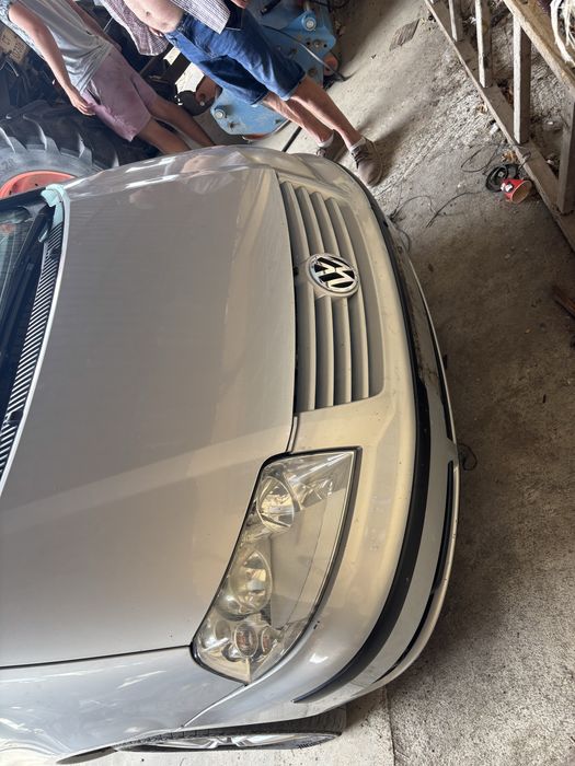 Volkswagen sharan 1.9tdi 2002 на части може и цял!!!