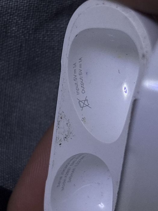 Оригинал AirPods кейс без наушников