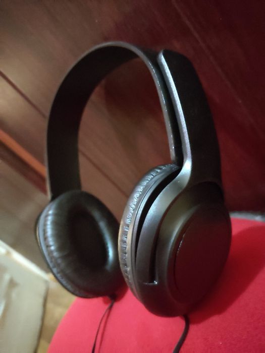 Скидка!Новые накладные наушники,в коробке