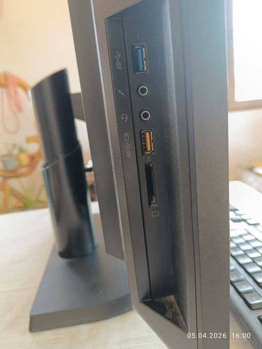 Настолен компютър и монитор в едно (моноблок), Lenovo ThinkCentre