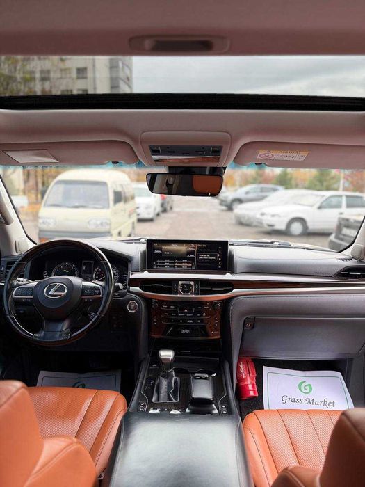 Sotuvda Lexus 570 avtomashinamiz