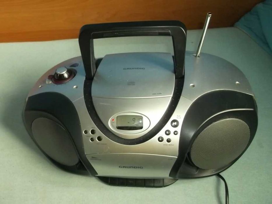 Radiocaset cu CD Roadstar /Philips/GRUNDIG  RRCD 4203 PLL