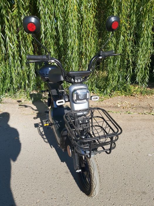 Продаю электроскутер леопард