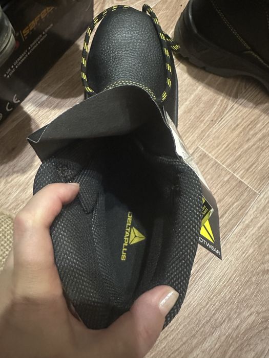 Продам спец обувь