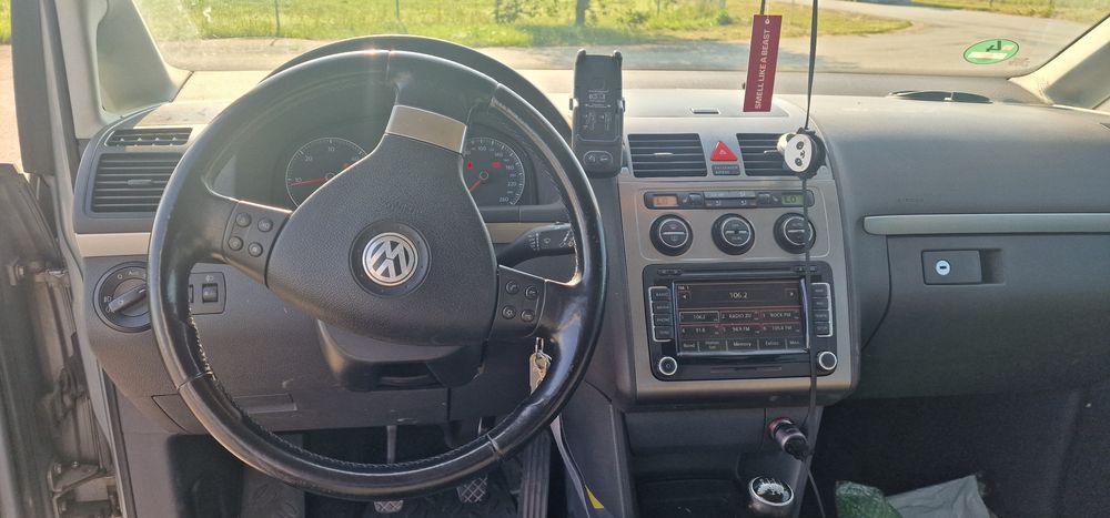 VOLKSWAGEN Touran 2009 — imagine 5