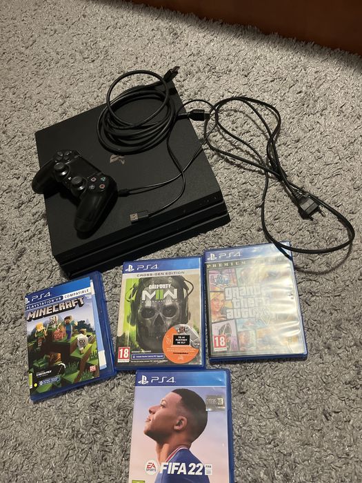 Vând ps4 pro 1 tb,funcțional nu are nicio problemă