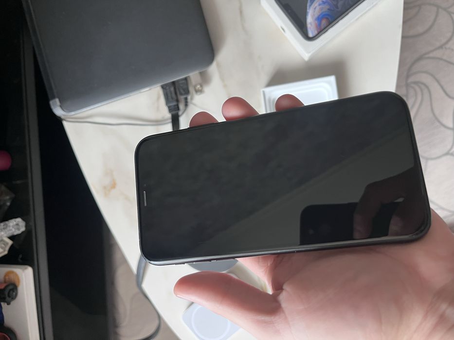 Айфон Xr не вскрывался
