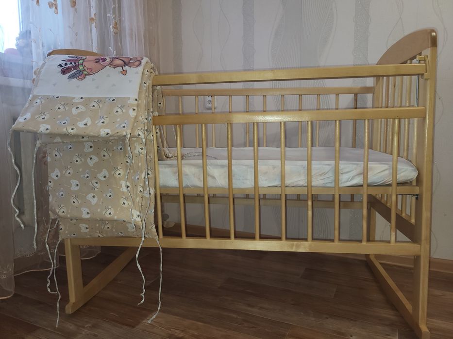 Детская кроватка