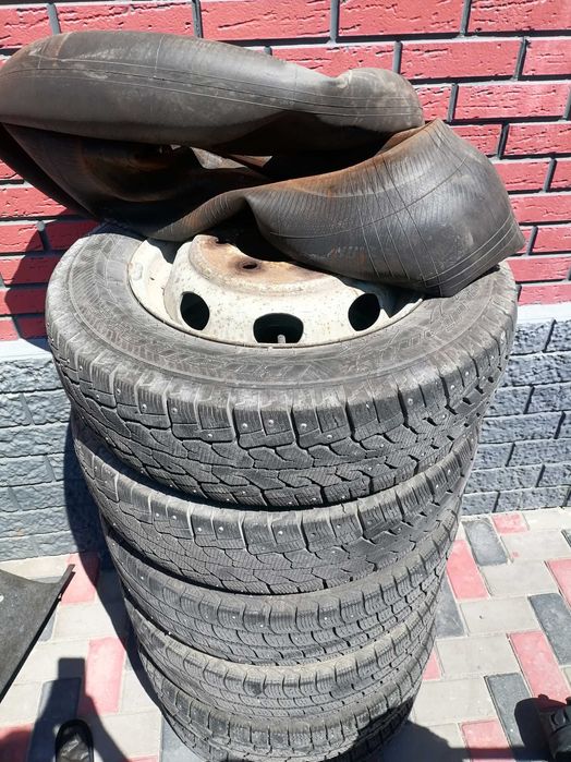 Продам комплект шины