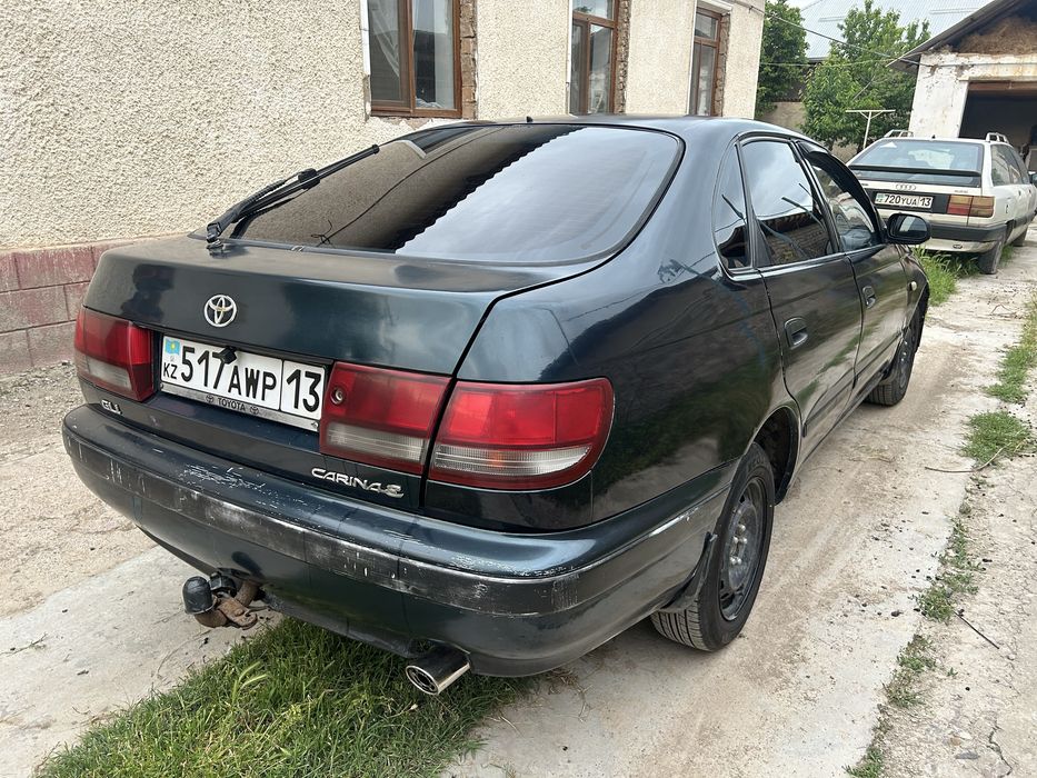 Тайота Карина Е 1992 с хорошом состояний