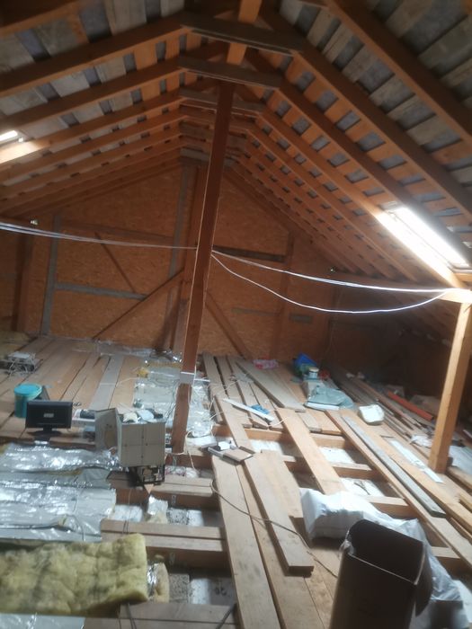 De închiriat sau de vânzare spațiu comercial.