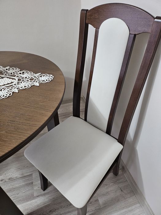 Masa si scaune sufragerie