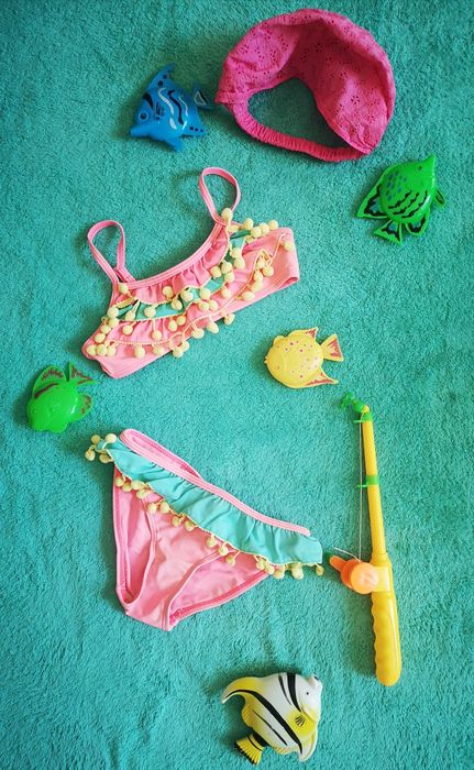 Купальник на 4-5 лет.
