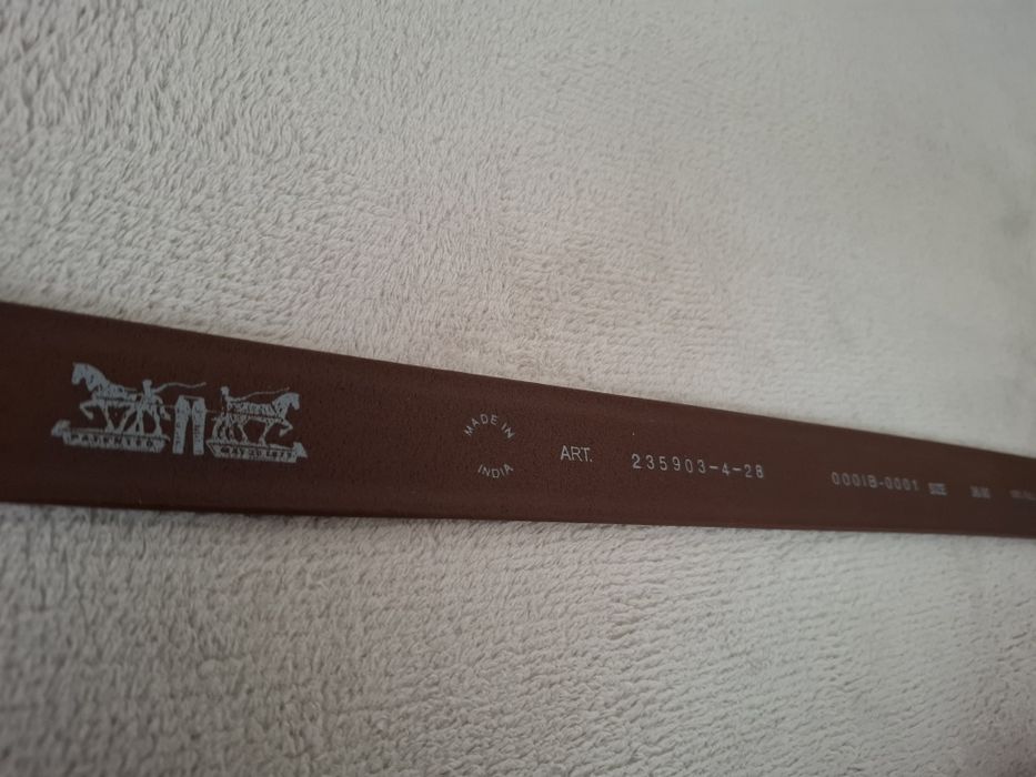 Curea Levis, doua curele noi cu eticheta.