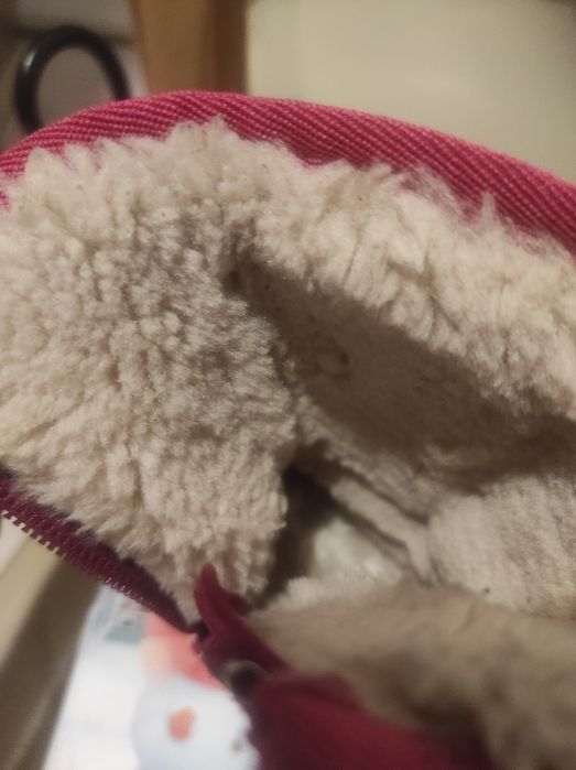 Продам угги для девочки