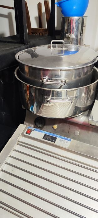 Професионални тенджери