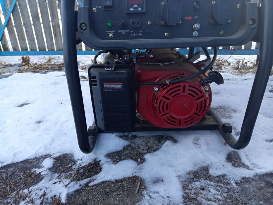 Бензиновый генератор