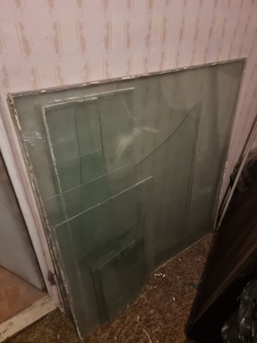 Стъкло бяло, обикновенно за прозорци