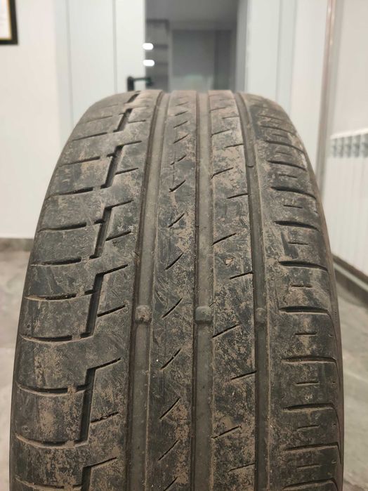 Продам летние шины для автомобиля премиум класса.