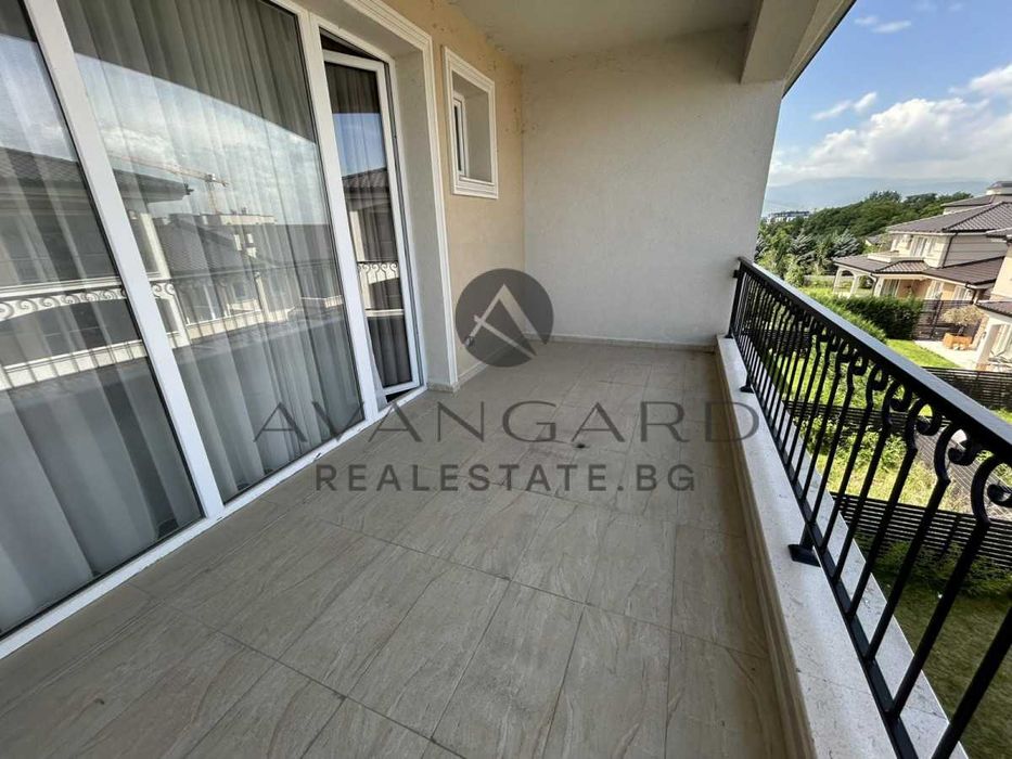 Продава се Къща в Пловдив, Остромила - 388 кв.м за 1225 €/кв.м - Снимка #20