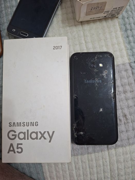 Продам телефоны на запчасти