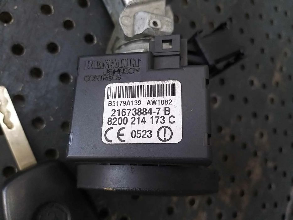 Contact auto cu cheie renault modus 216738847b 8200214173c