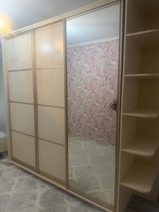 Спальный шкаф и кровать