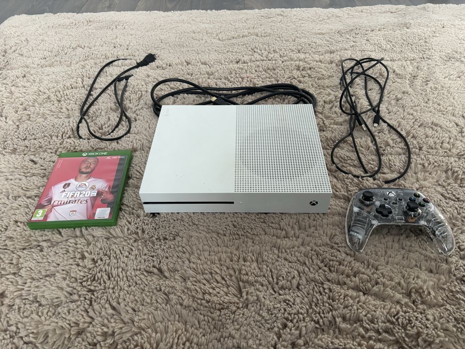 xbox one s+fifa 20