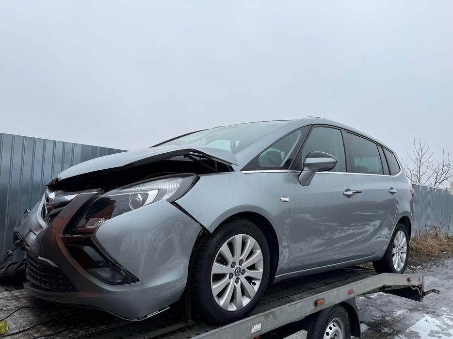 Dezmembrări auto opel Zafira C Tourer 2013 ecoo m turbo benzină 16 gri cu 7 locuri volan pe stanga navigație etc