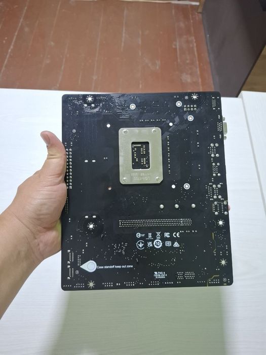 Продам материнскую плату MSi H610M-E DDR5