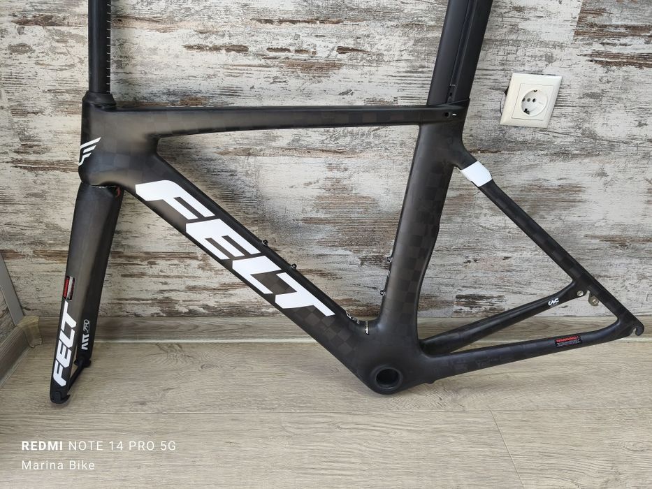 НОВА карбонова шосейна рамка Felt AR FRD | 51