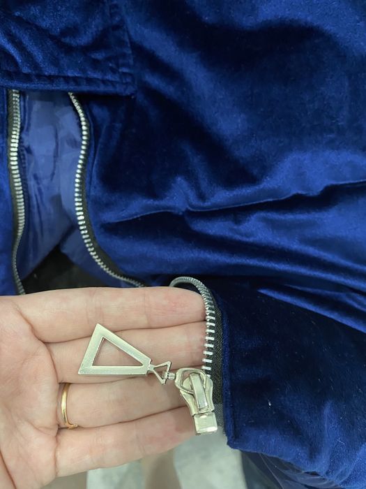 Пуховик зимний бархатный