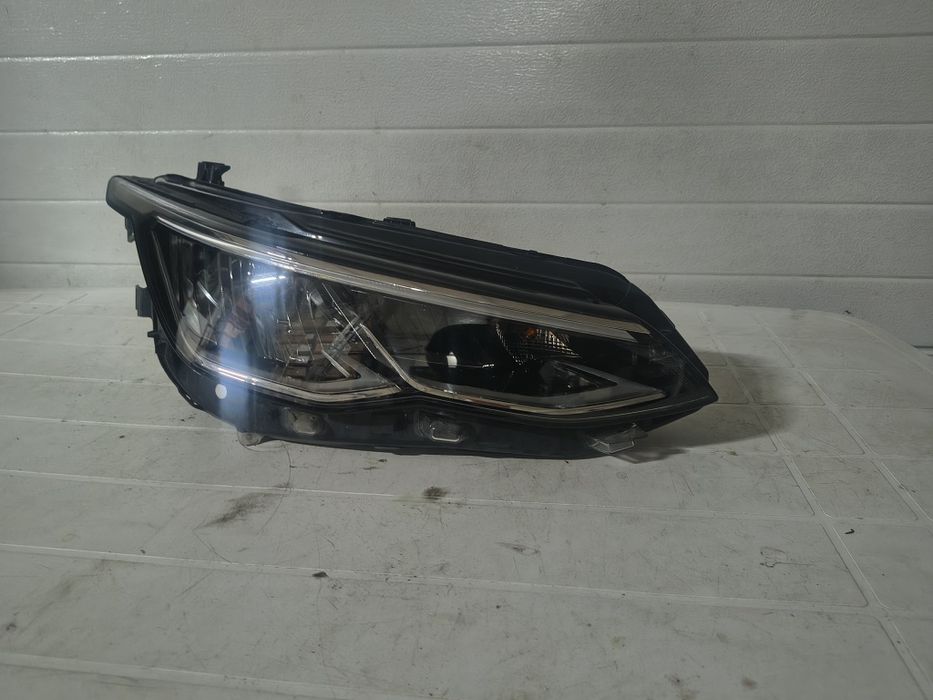 Far dreapta led VW GOLF 8  cod  5h1941006c