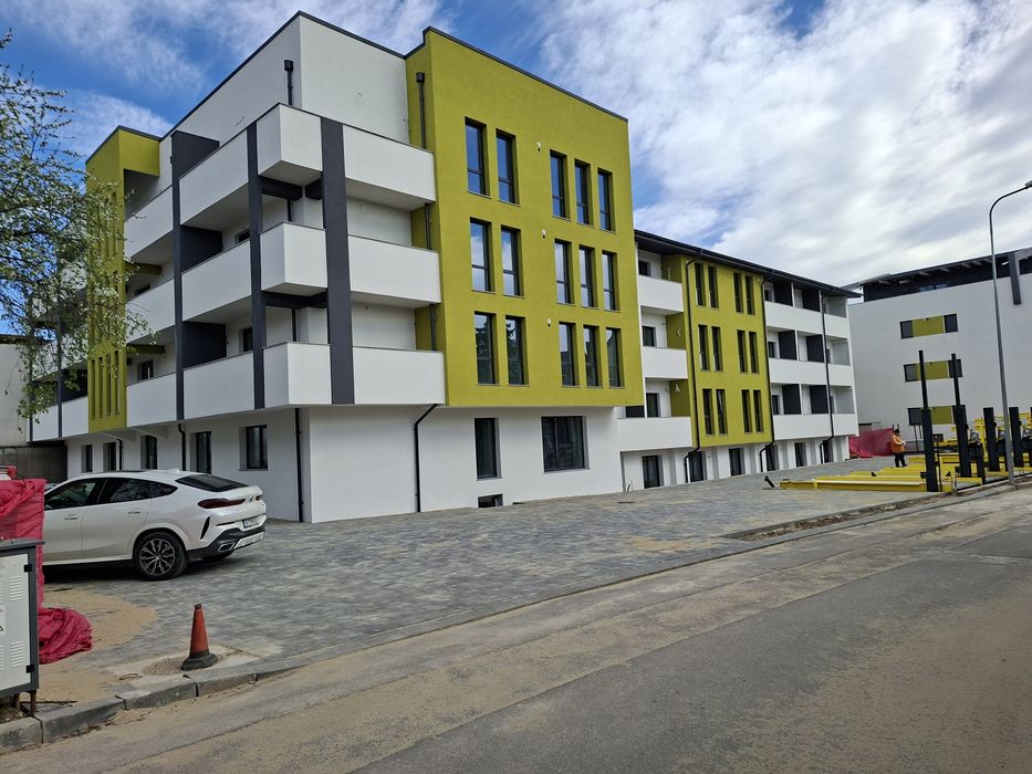 Apartament trei camere