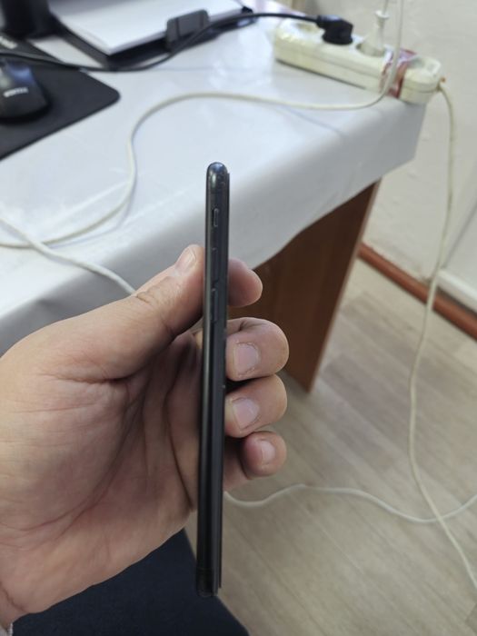 Продам айфон  7 в хорошем состояние