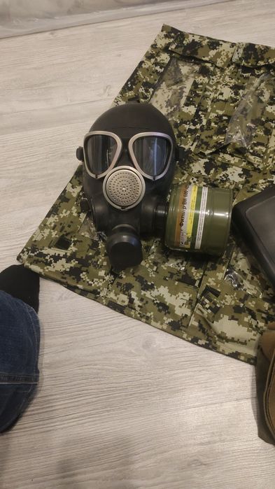 Противогаз сатылады.