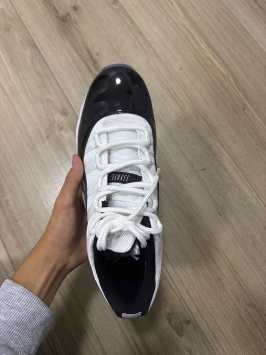 Air Jordan 11 Черно белые