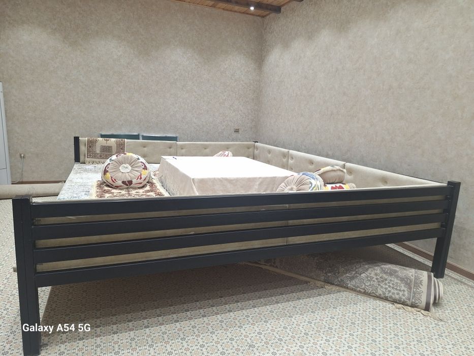 Тапчан сотилади.