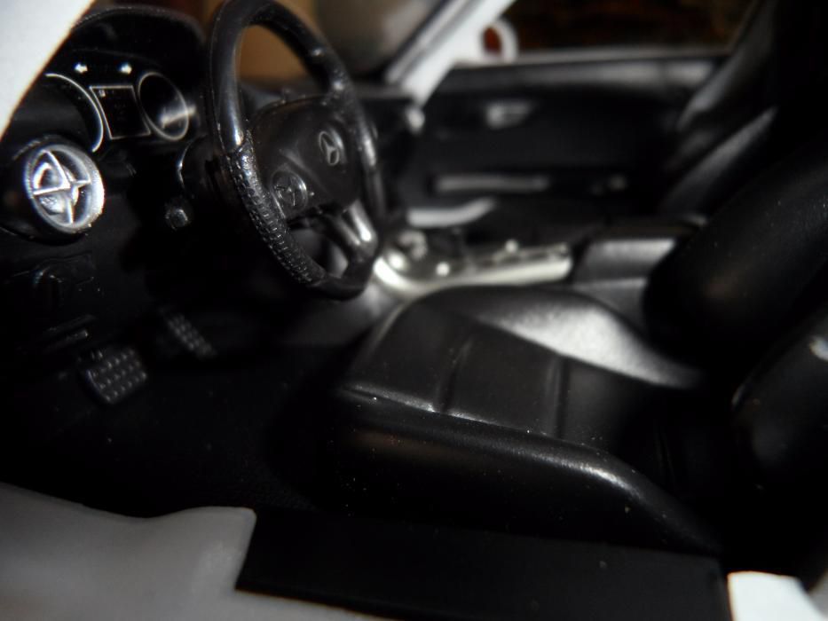 Masinuta de Colectie 1:14 Mercedes SLS AMG