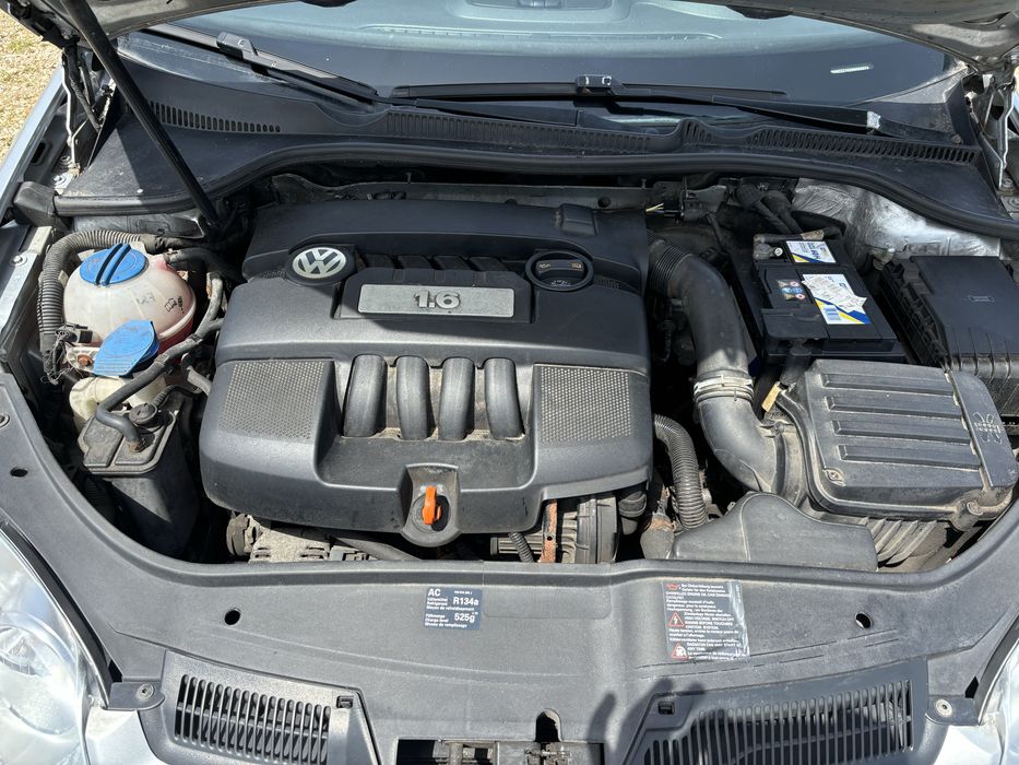 Golf 5 Tour-Benzina 1.6 MPI-2007