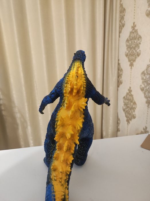 Продам игрушку Годзилла против Кинг Конга