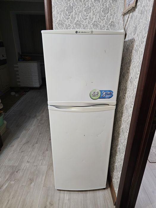 Продам холодильник