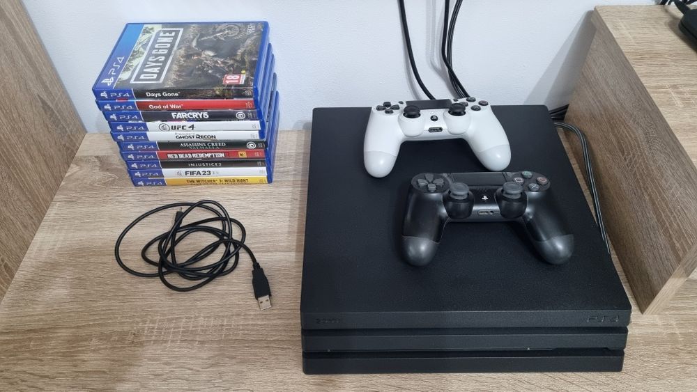 Play Station 4 Pro + 2 controlere + 10 jocuri