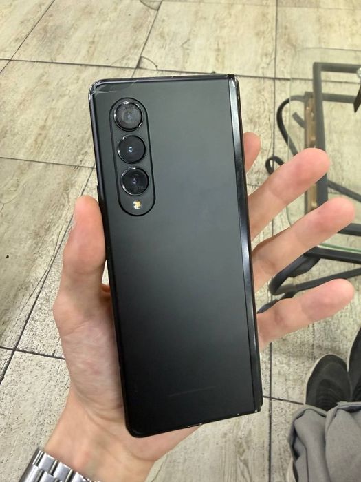Samsung galaxy z fold 3