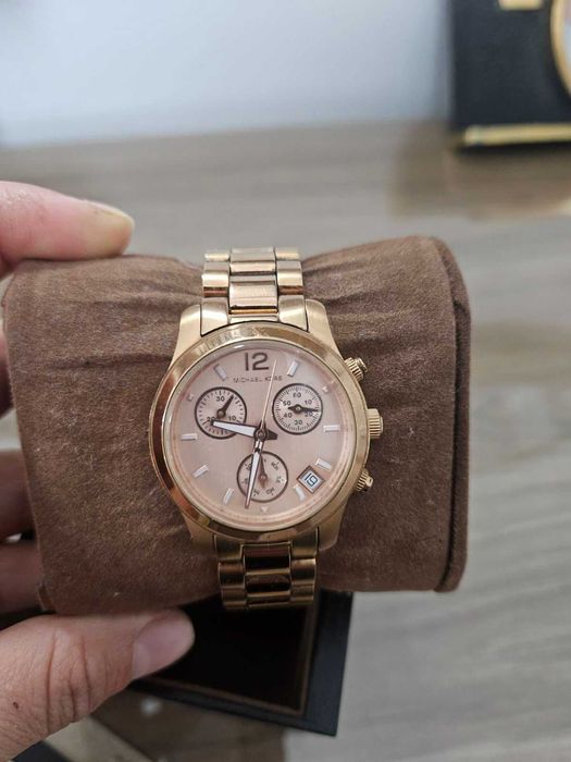 Оригинални часовници Michael Kors , Tommy Hilfiger, Guess & Fossil