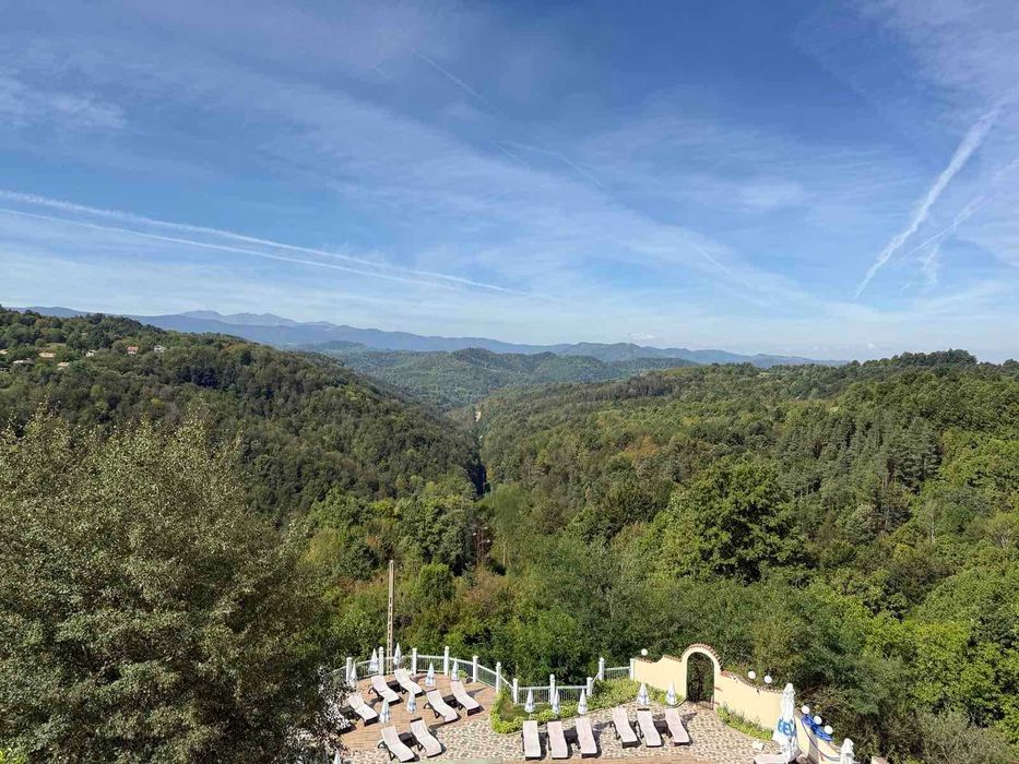 Хотел с басейн в с. Балани, общ. Габрово