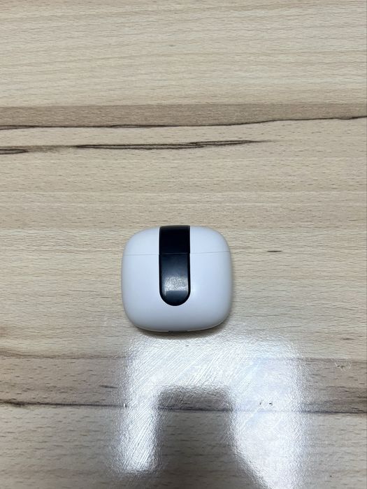 Бюджетни Безжични слушалки J55