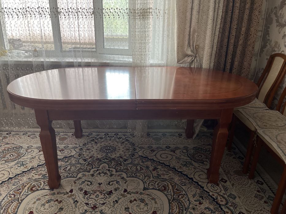 Стол для гостиной