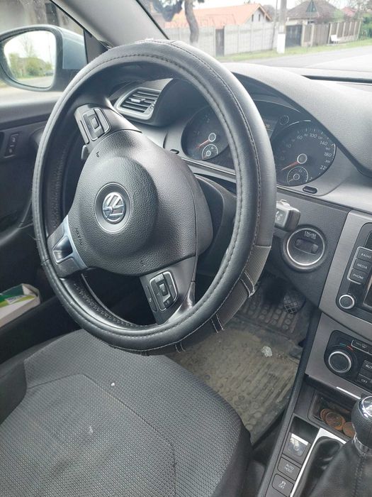 Vând Volkswagen Passat